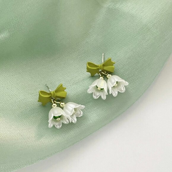 🔥2/$20 Flower Earrings S925 Silver Pin - Picture 6 of 7